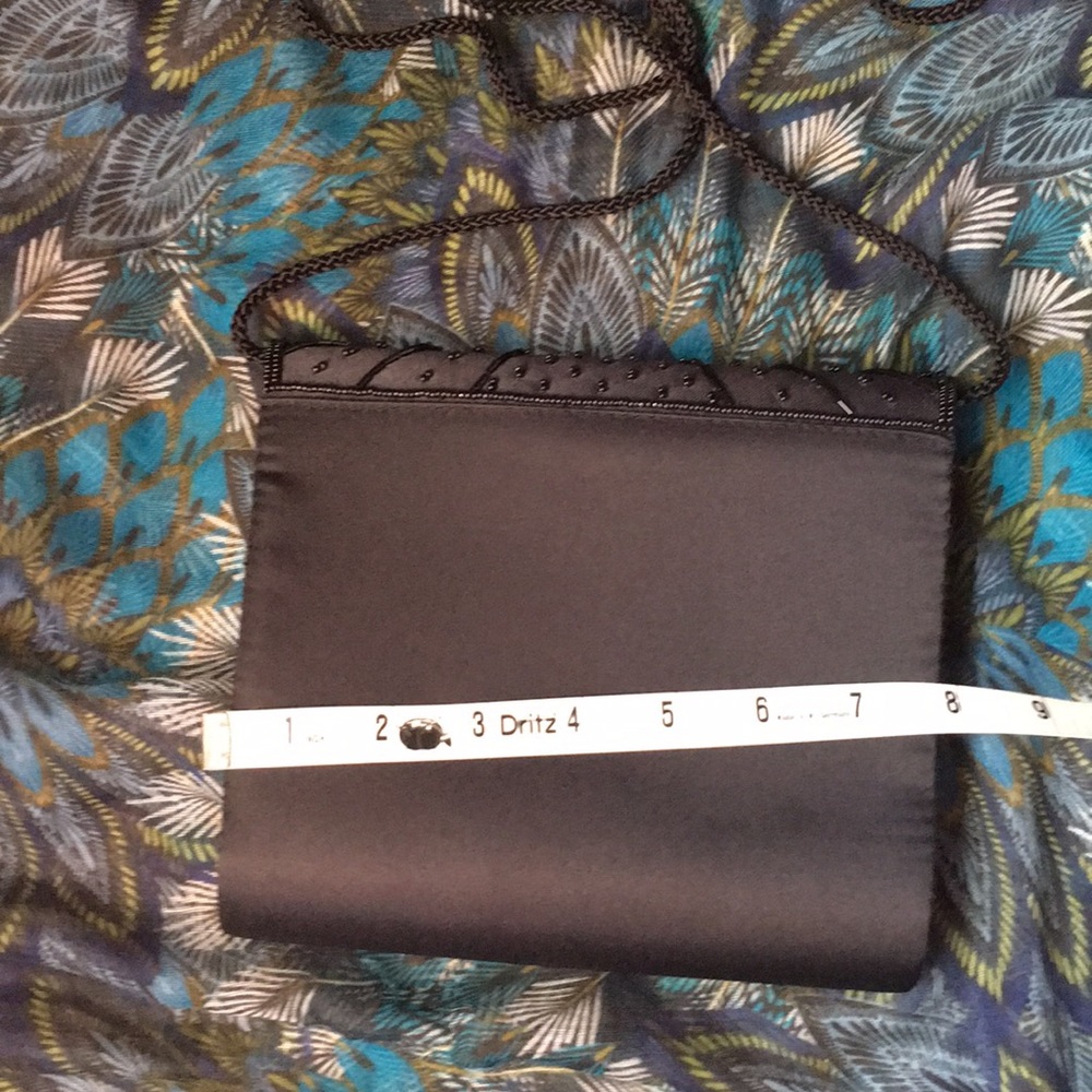 Stunning satin bead occasion bag - Picture 2 of 2